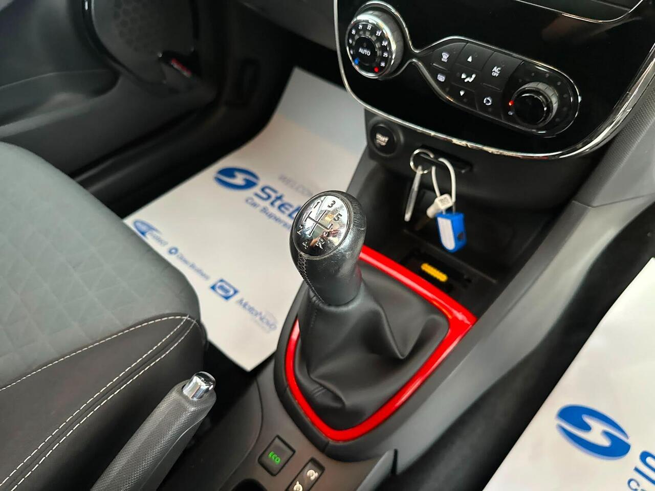 Renault Clio LO64FZP