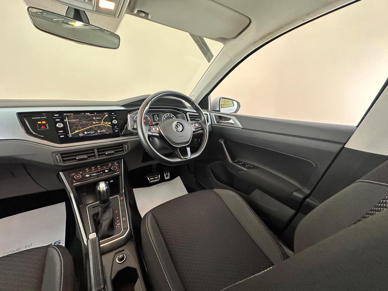 Volkswagen Polo BJ71UYU