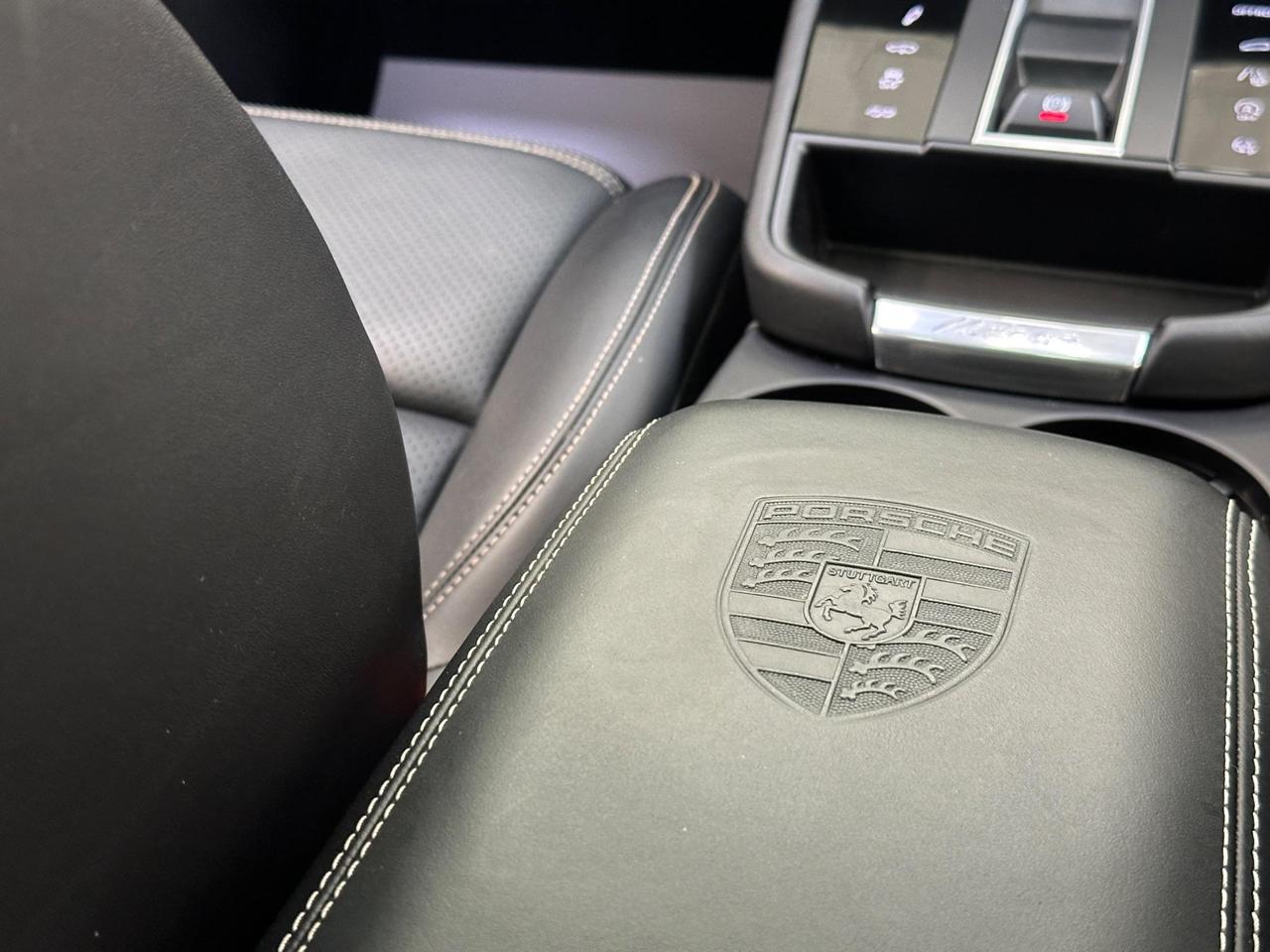 Porsche Macan SM22PHN