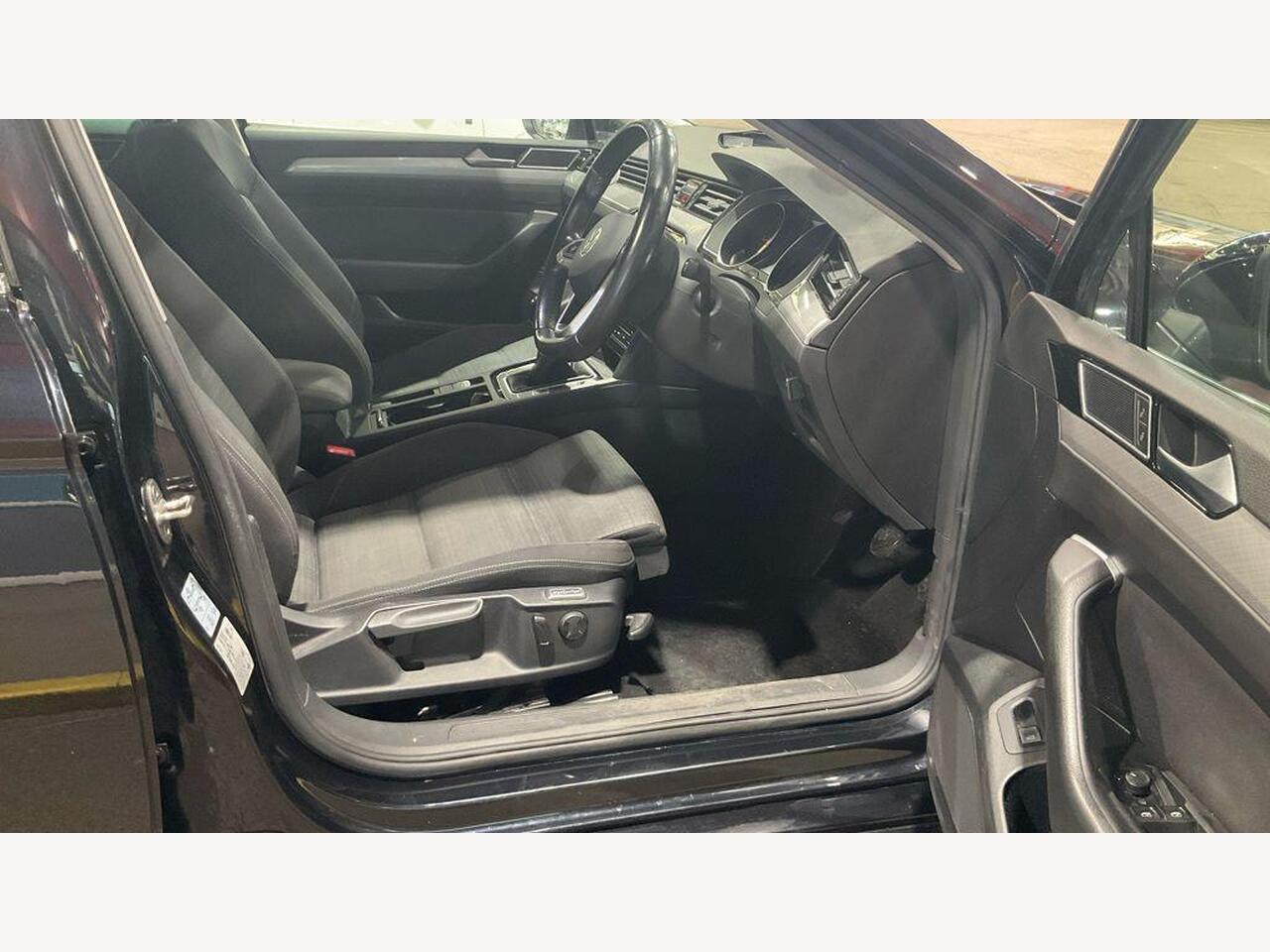 Volkswagen Passat YC71RXO