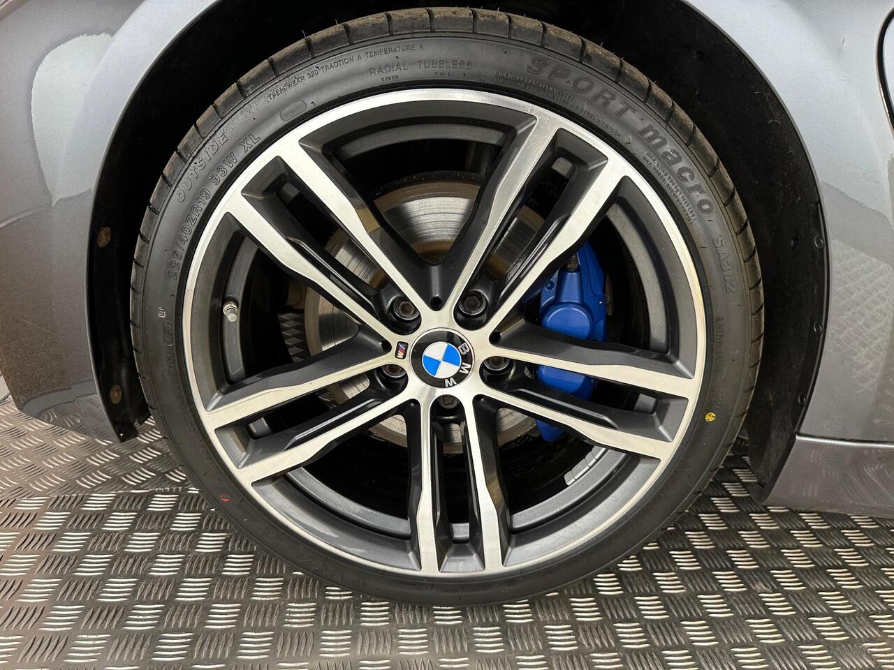 BMW 3 Series YK67SMX