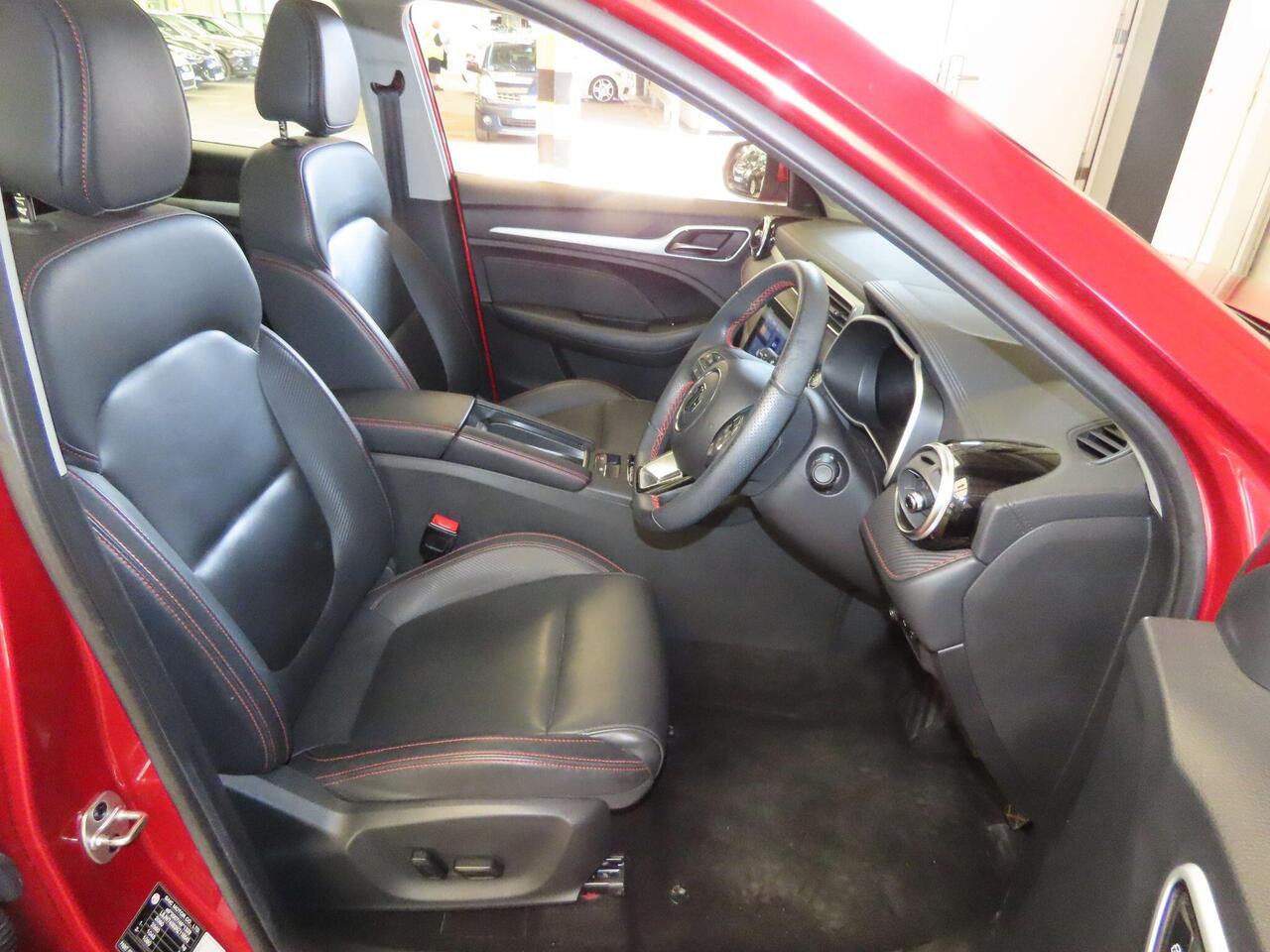 MG MG ZS HV22EEB