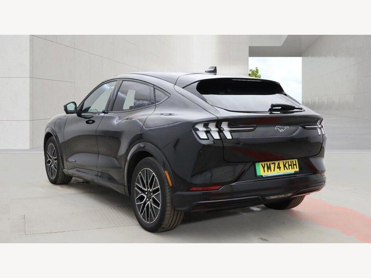 Ford Mustang Mach-E YM74KHH