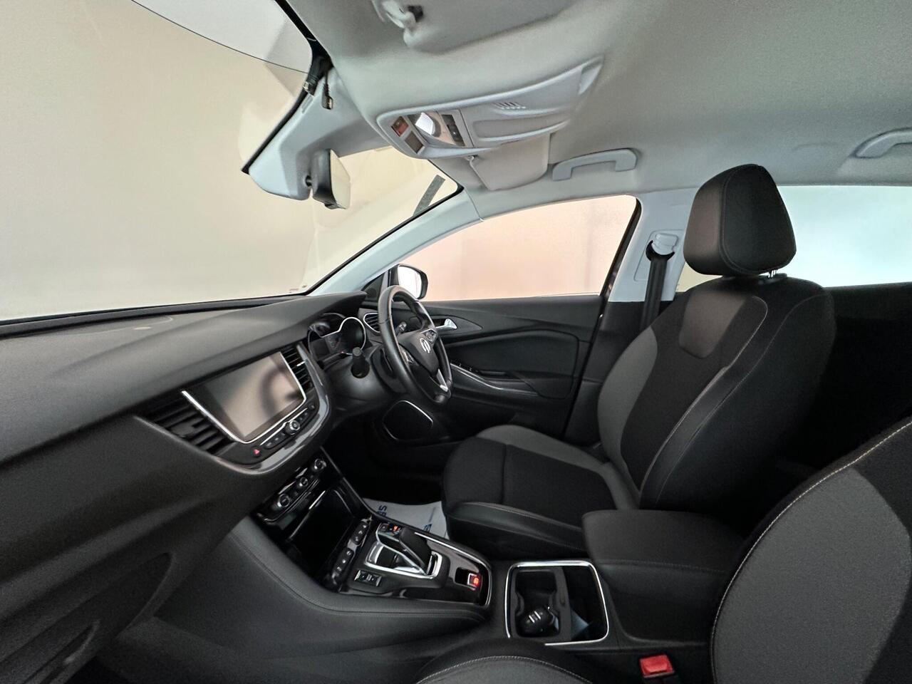 Vauxhall Grandland X DN70HKY