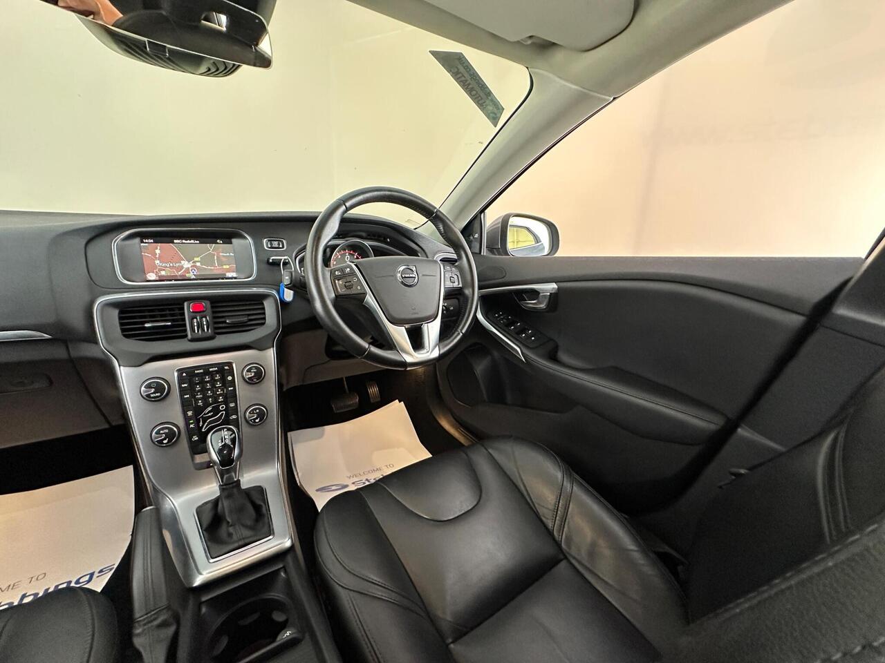 Volvo V40 KX68YTE