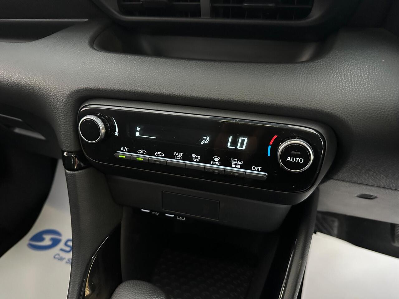 Toyota Yaris AU74TMZ