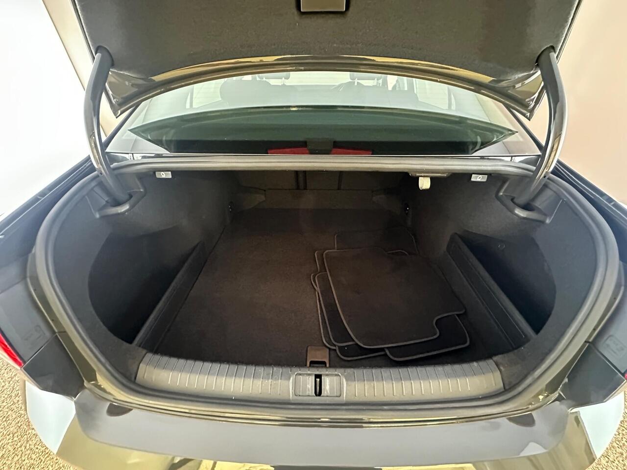 Volkswagen Passat RV20OSR