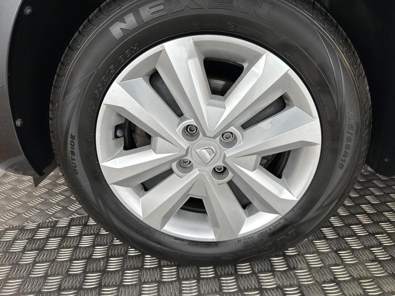 Dacia Sandero AE72WNB