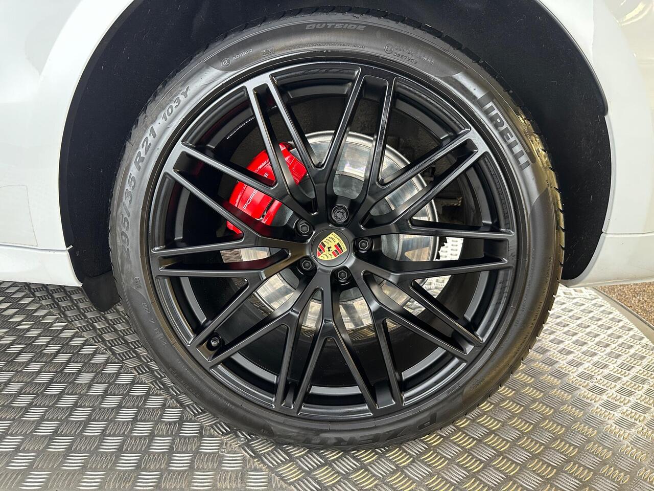 Porsche Macan AP24DWK