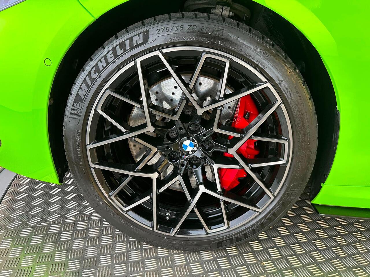 BMW M8 EF72XJA