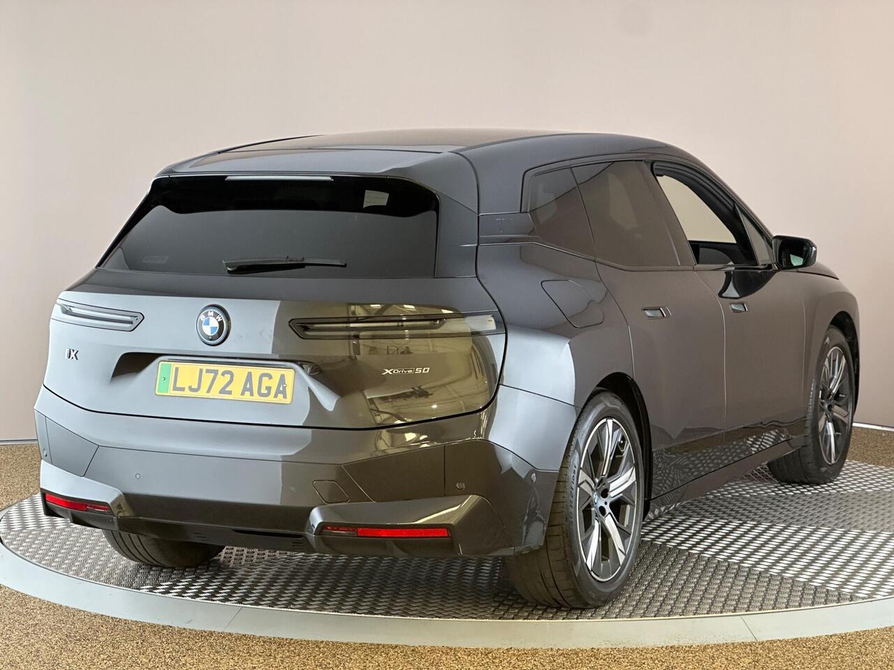 BMW iX LJ72AGA