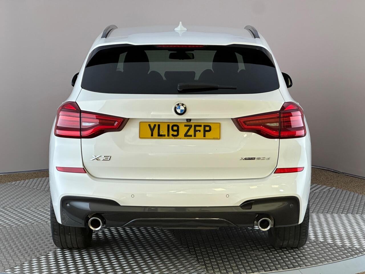 BMW X3 YL19ZFP