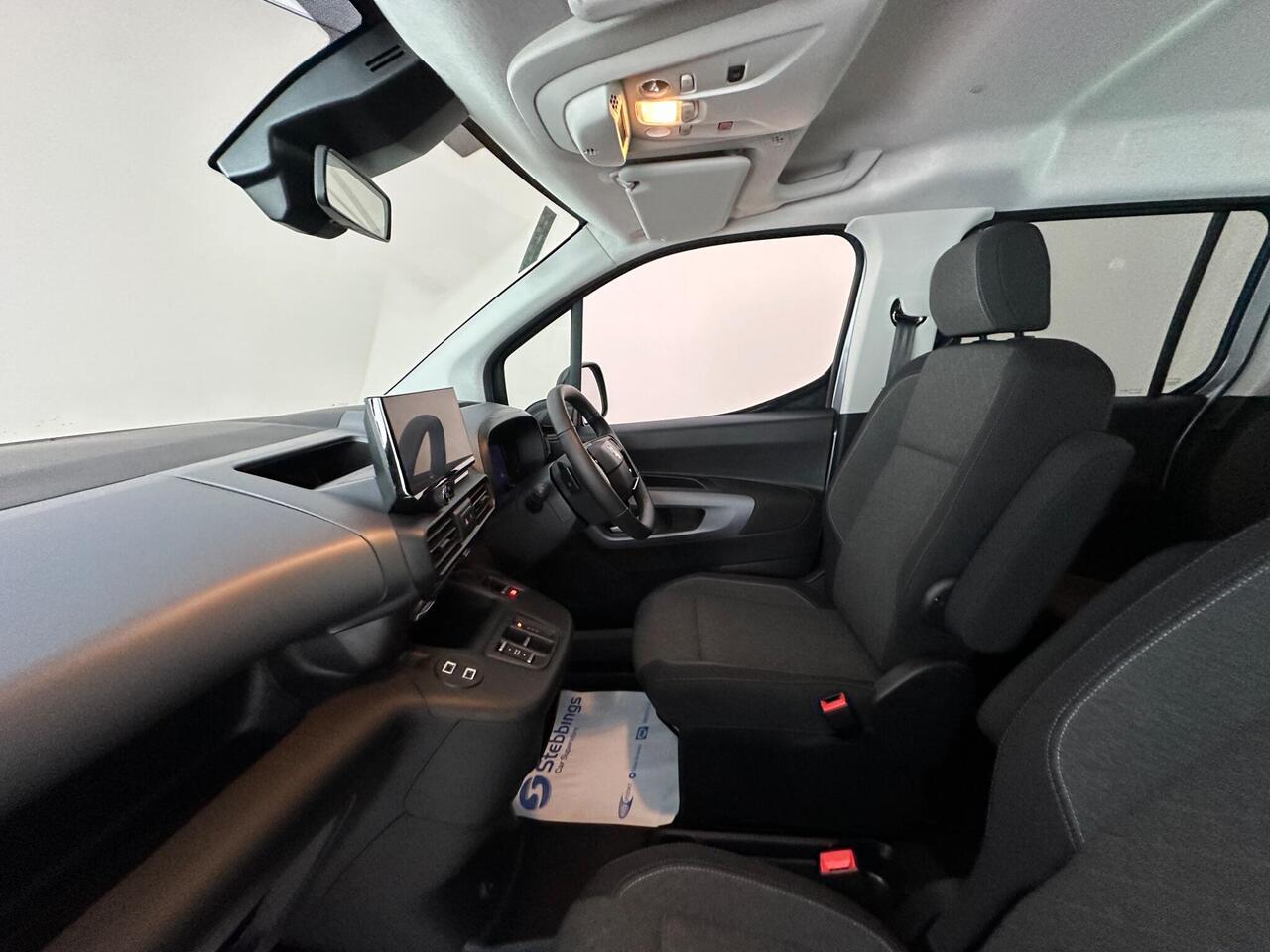 Vauxhall Combo Life Electric CF74XDA