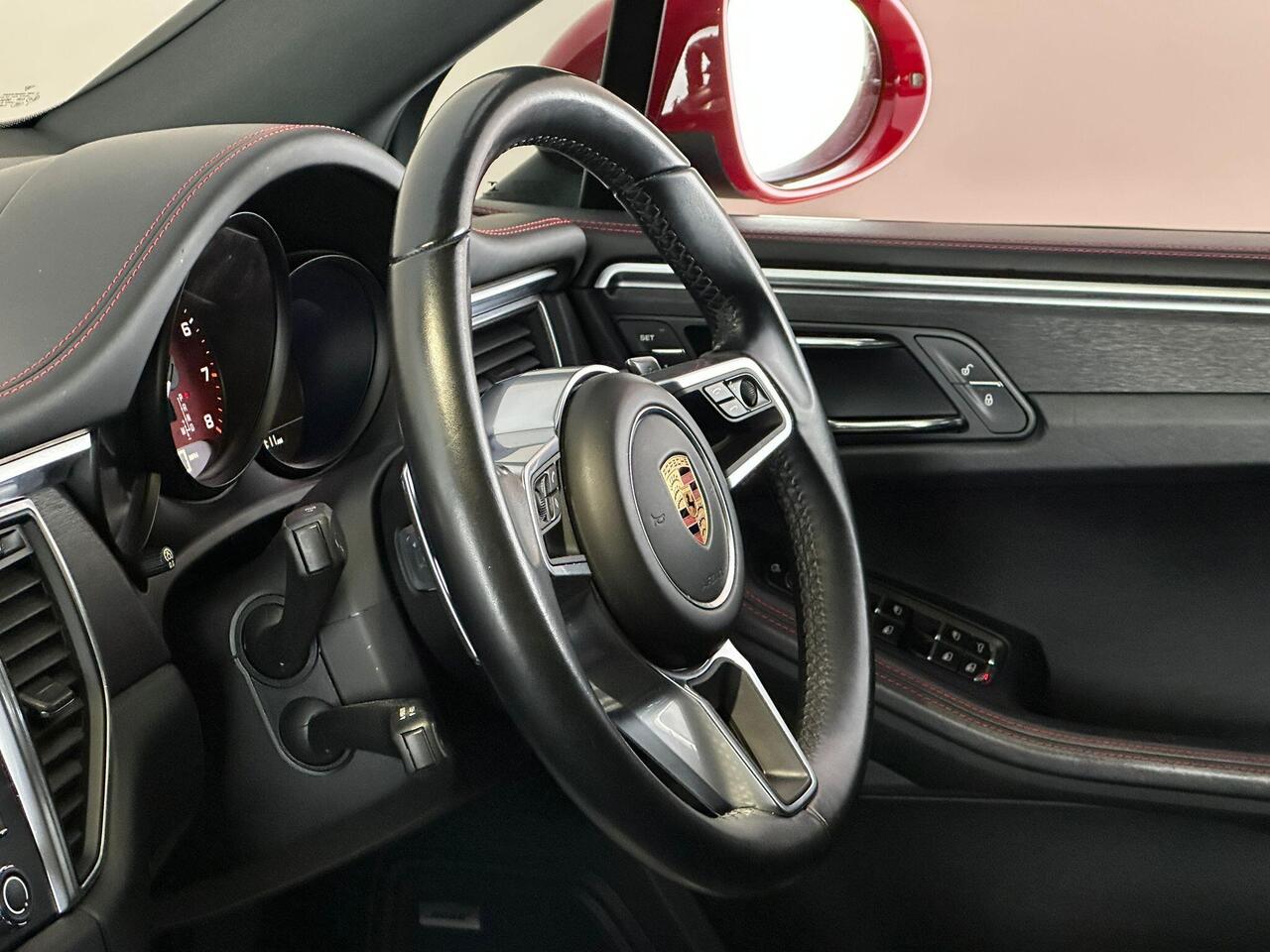 Porsche Macan AE18WBL