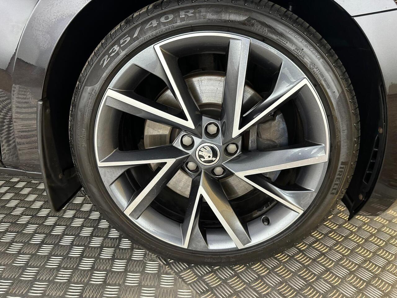 Skoda Superb AX17GDE