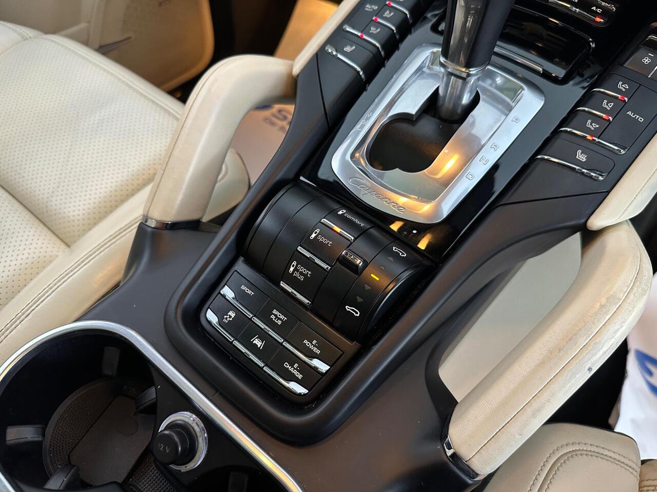 Porsche Cayenne LT65GWL