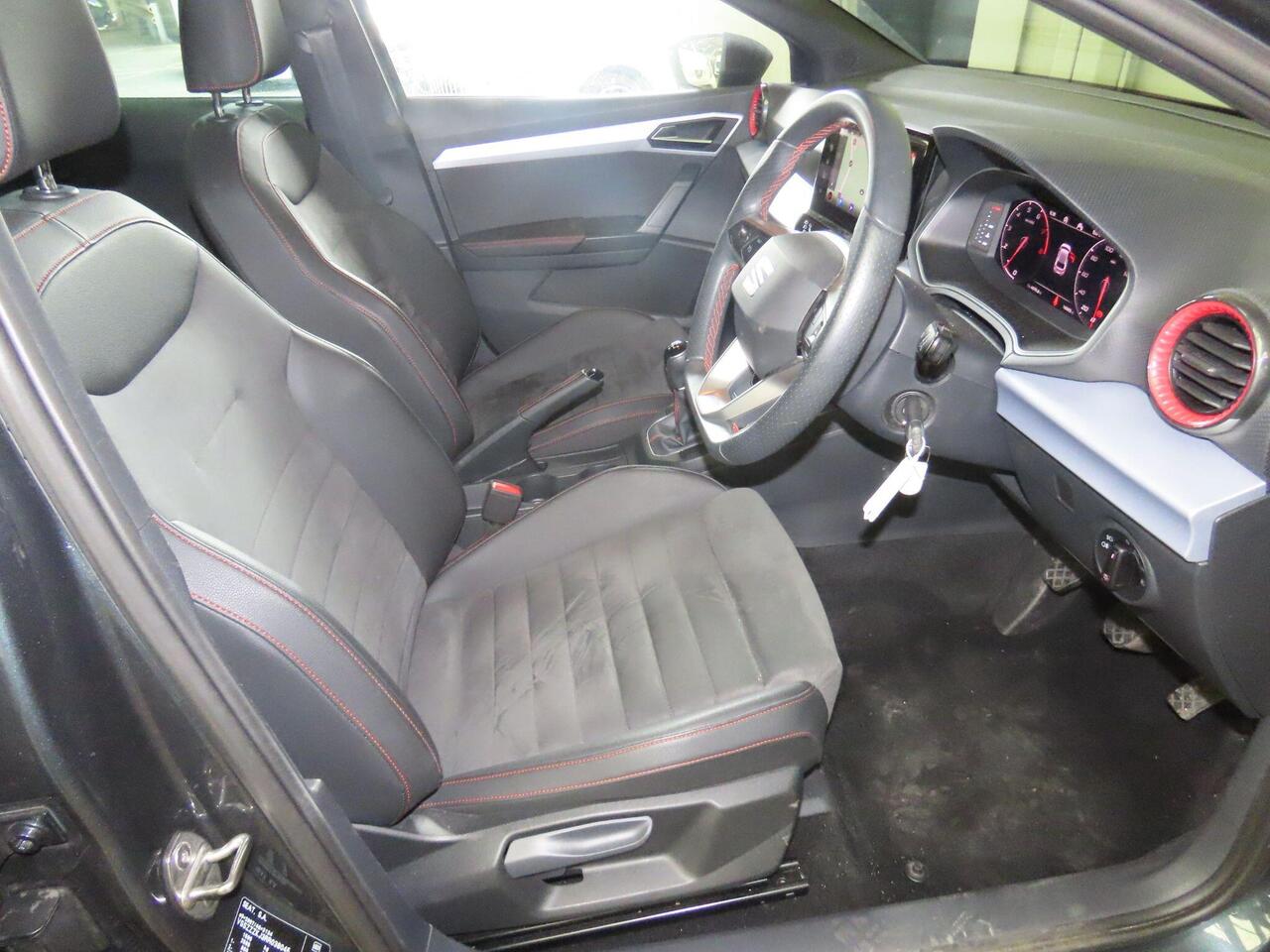 SEAT Ibiza YJ73MWB