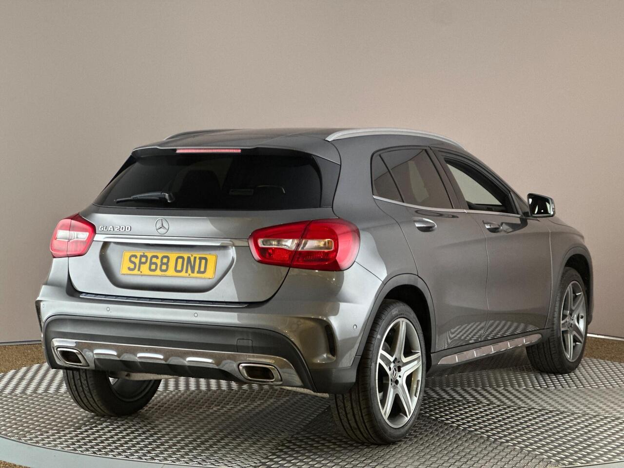 Mercedes-Benz GLA SP68OND