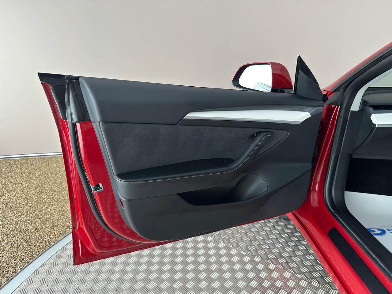 Tesla Model 3 LF71VTK