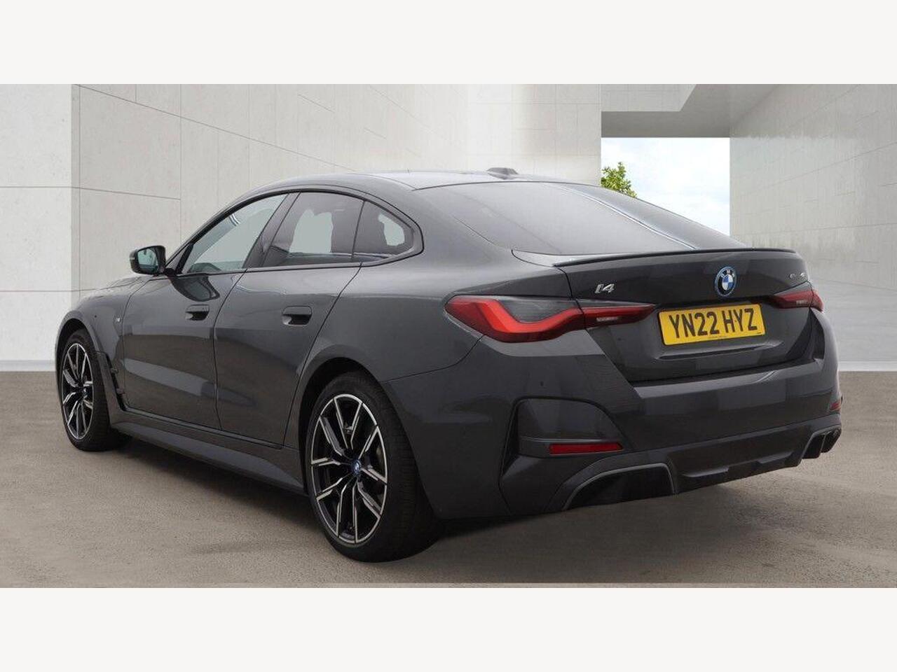 BMW i4 YN22HYZ