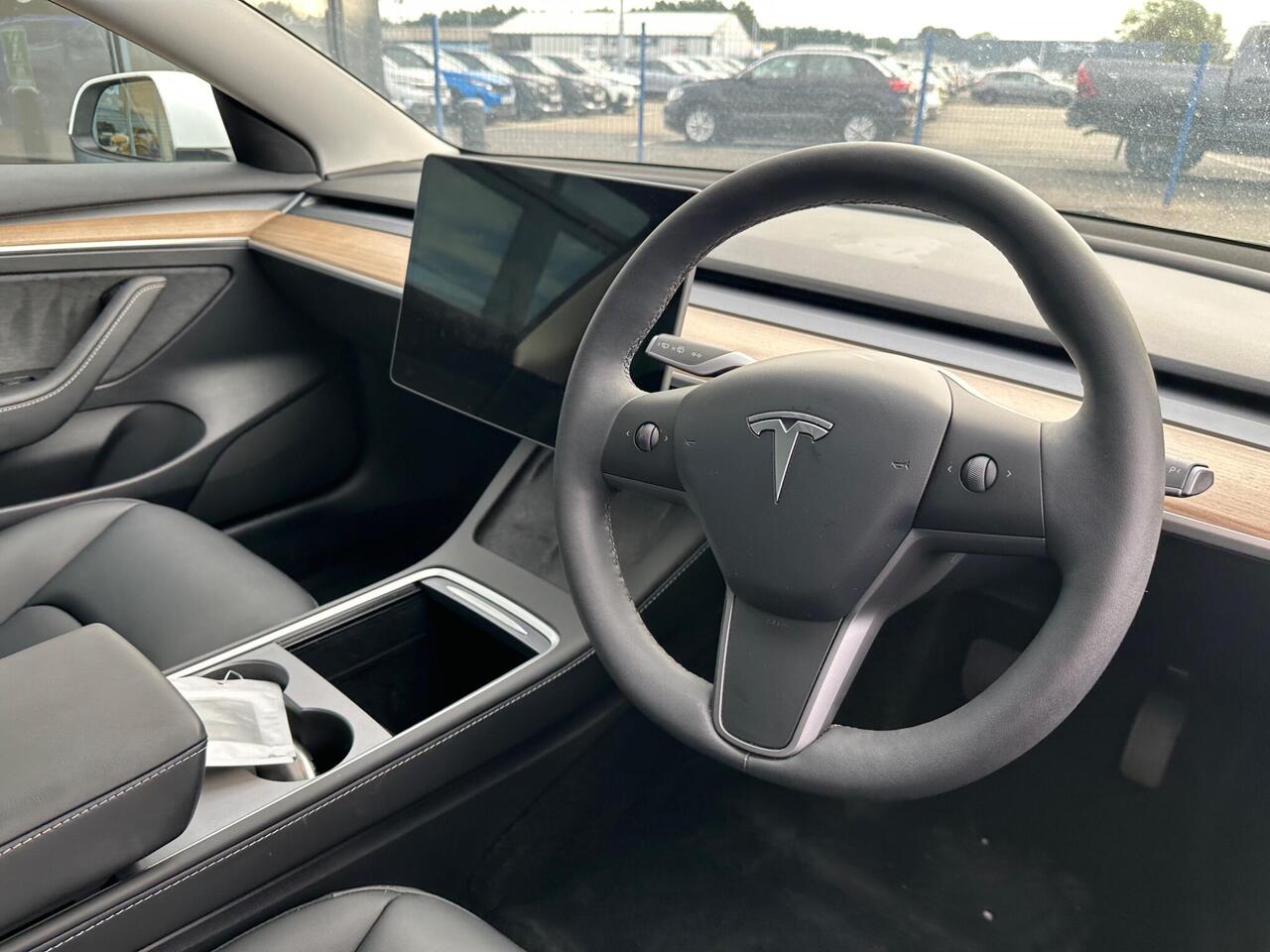 Tesla Model 3 WU73DZO