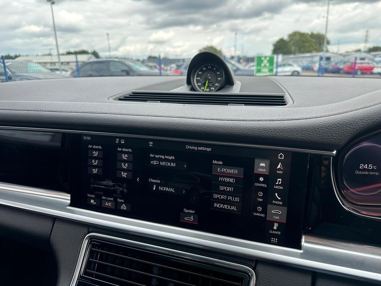 Porsche Panamera VU67KYG