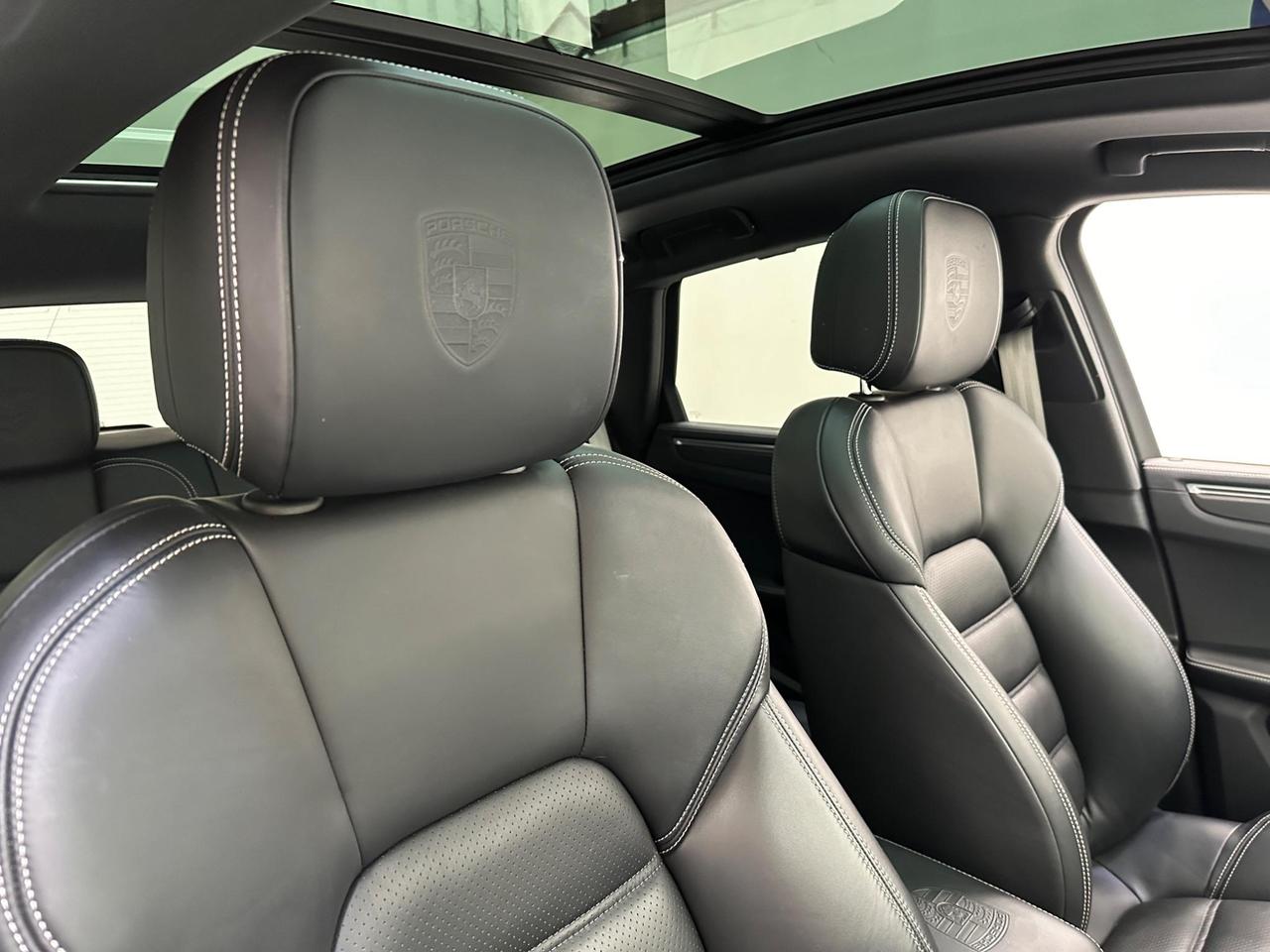 Porsche Macan SM22PHN