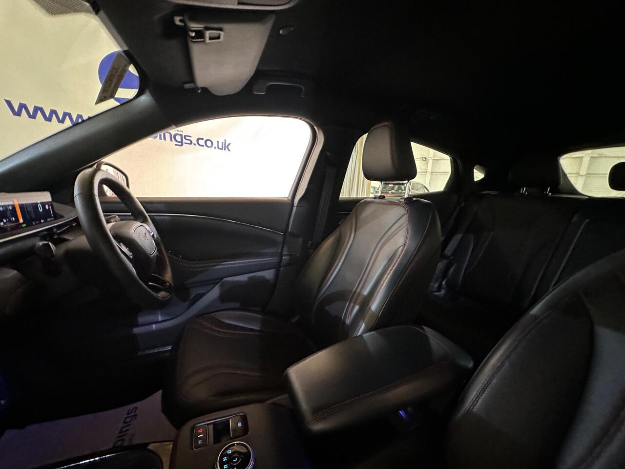 Ford Mustang Mach-E LG71VVO