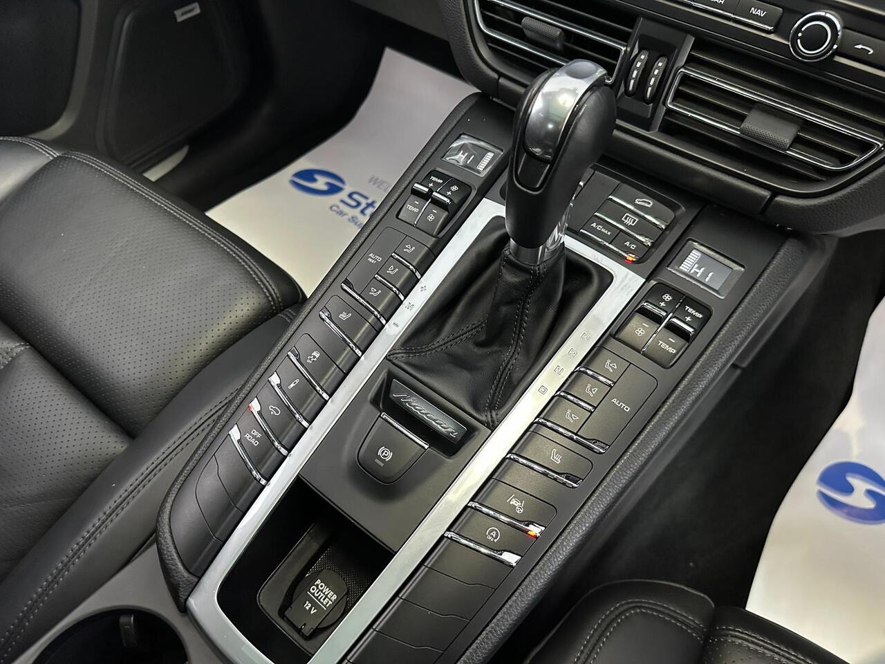 Porsche Macan LJ20WHU