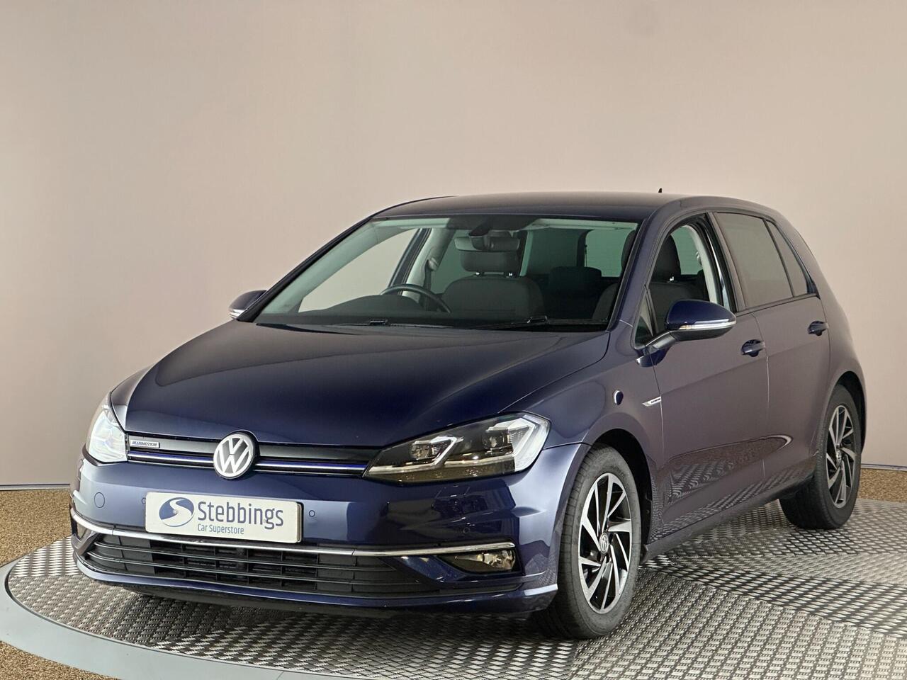 Volkswagen Golf VE69NKS