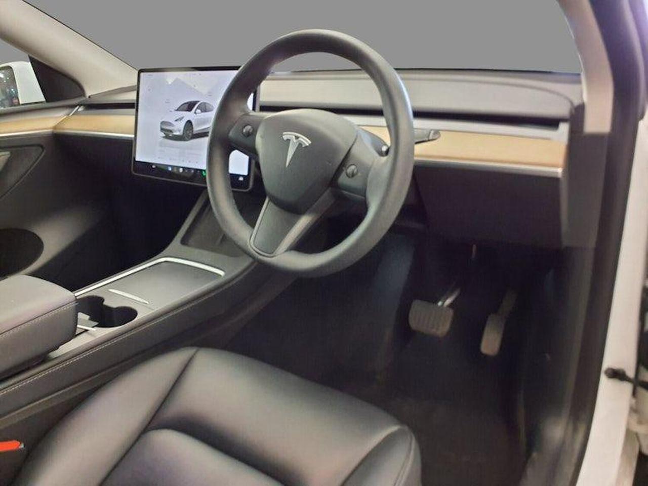 Tesla Model Y MW22ZYE