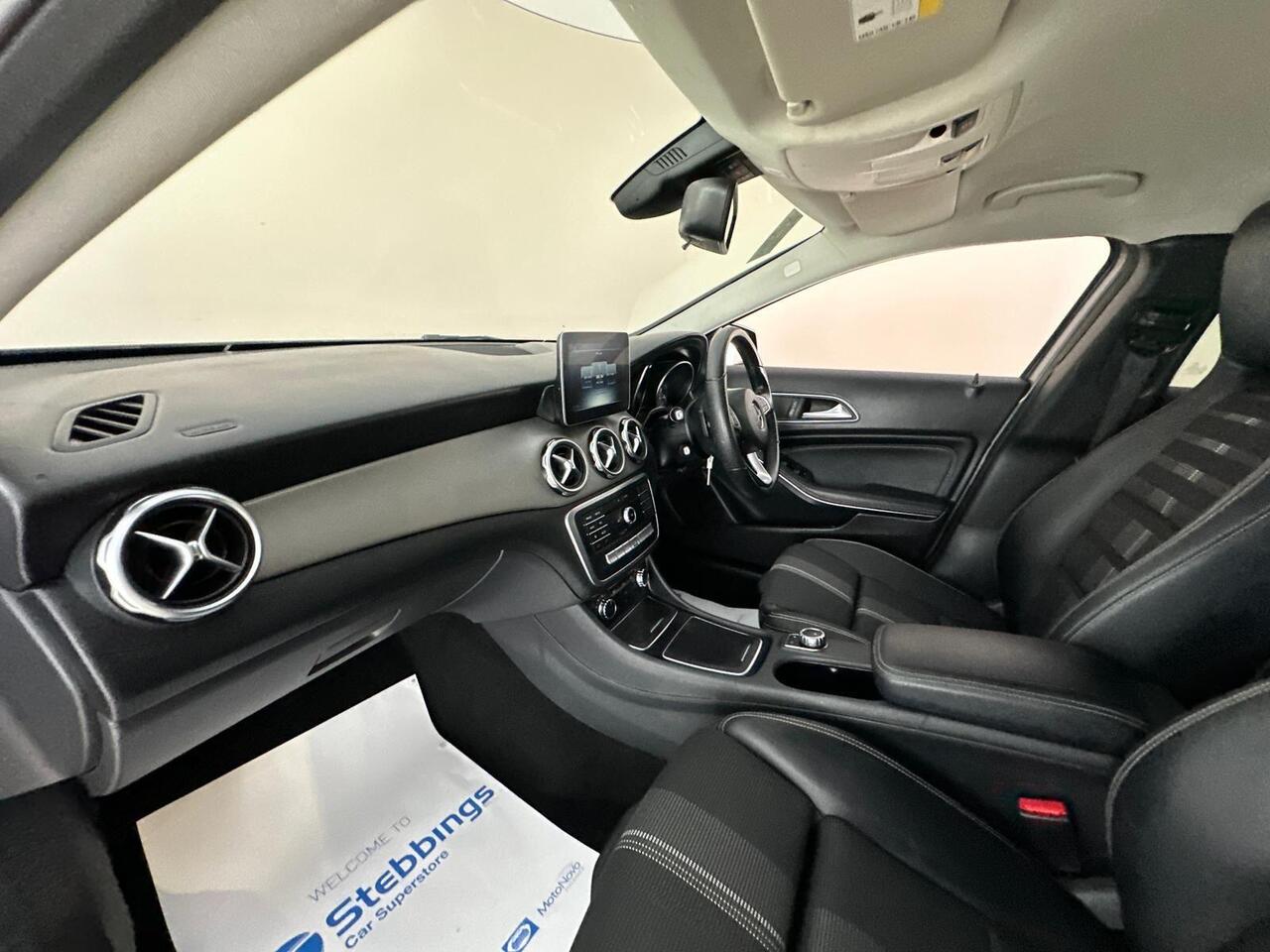 Mercedes-Benz GLA YH69VSZ