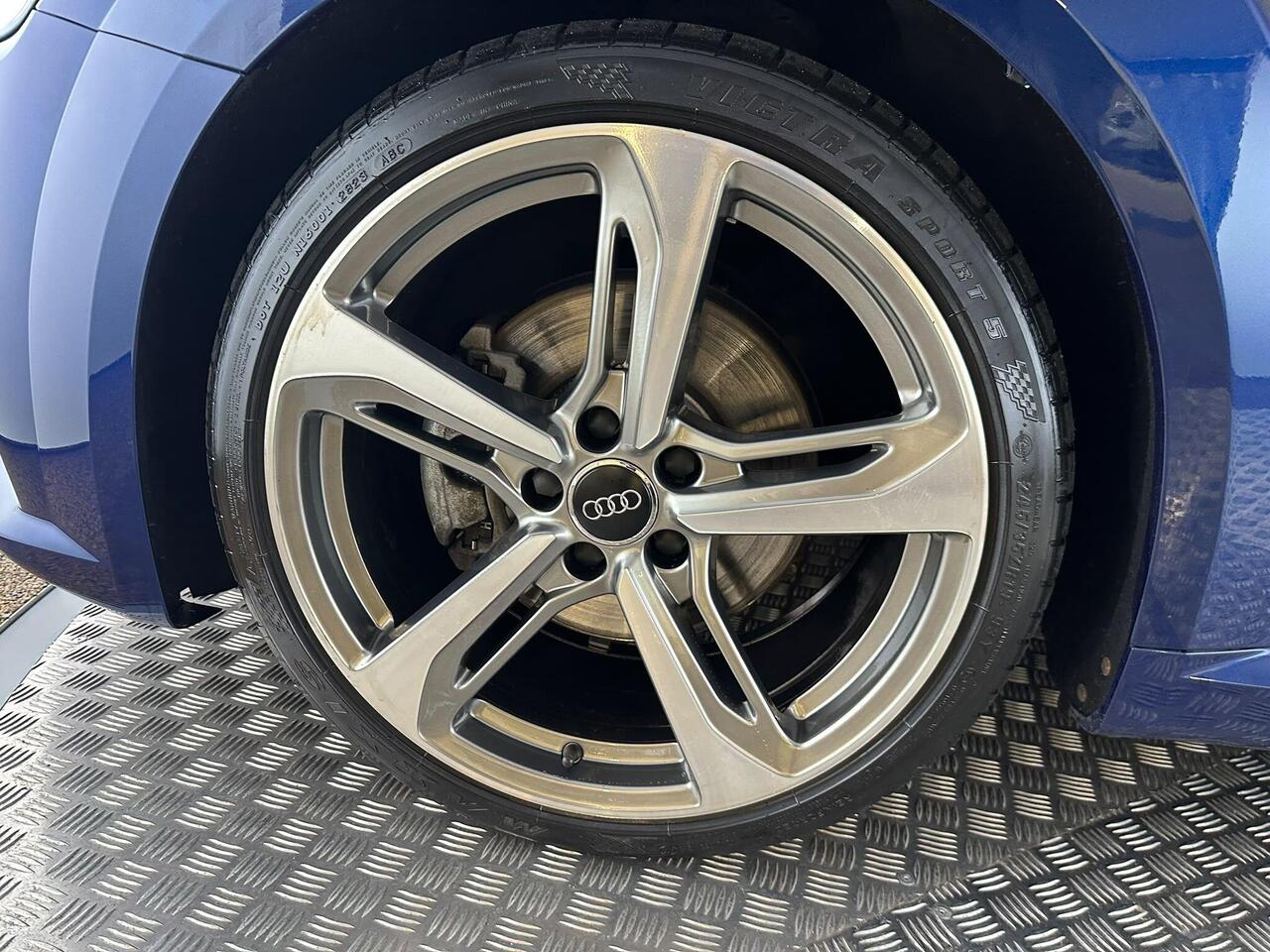 Audi TT SR15EYT
