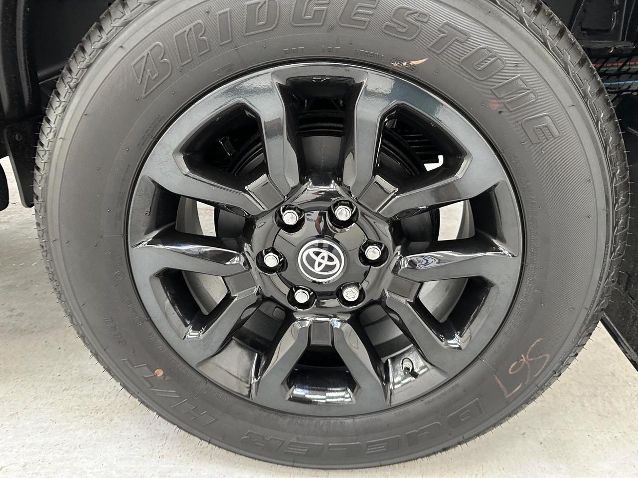 Toyota Hilux H11LUX