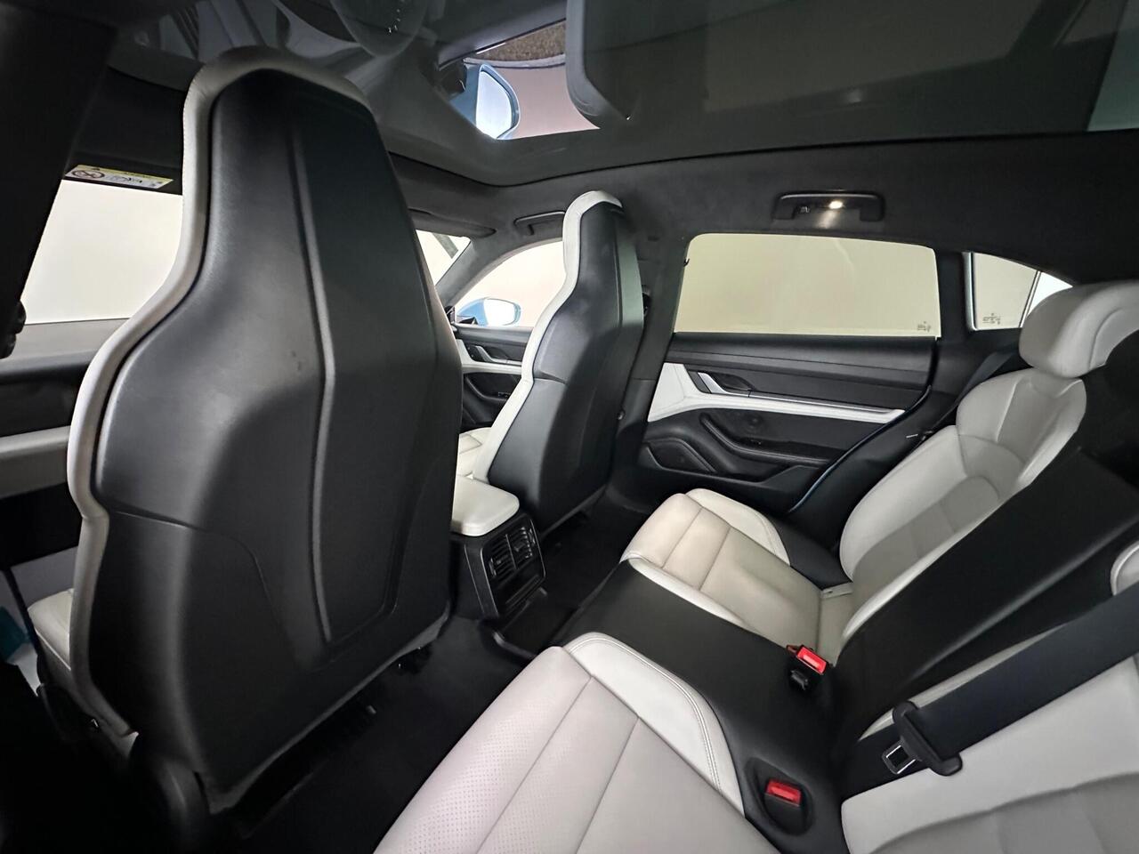 Porsche Taycan LV71XCL