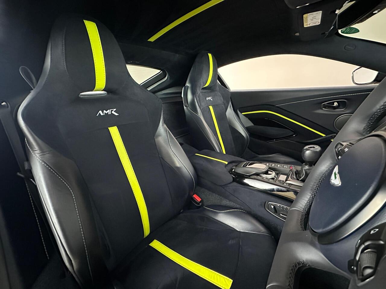 Aston Martin Vantage MV20UZG