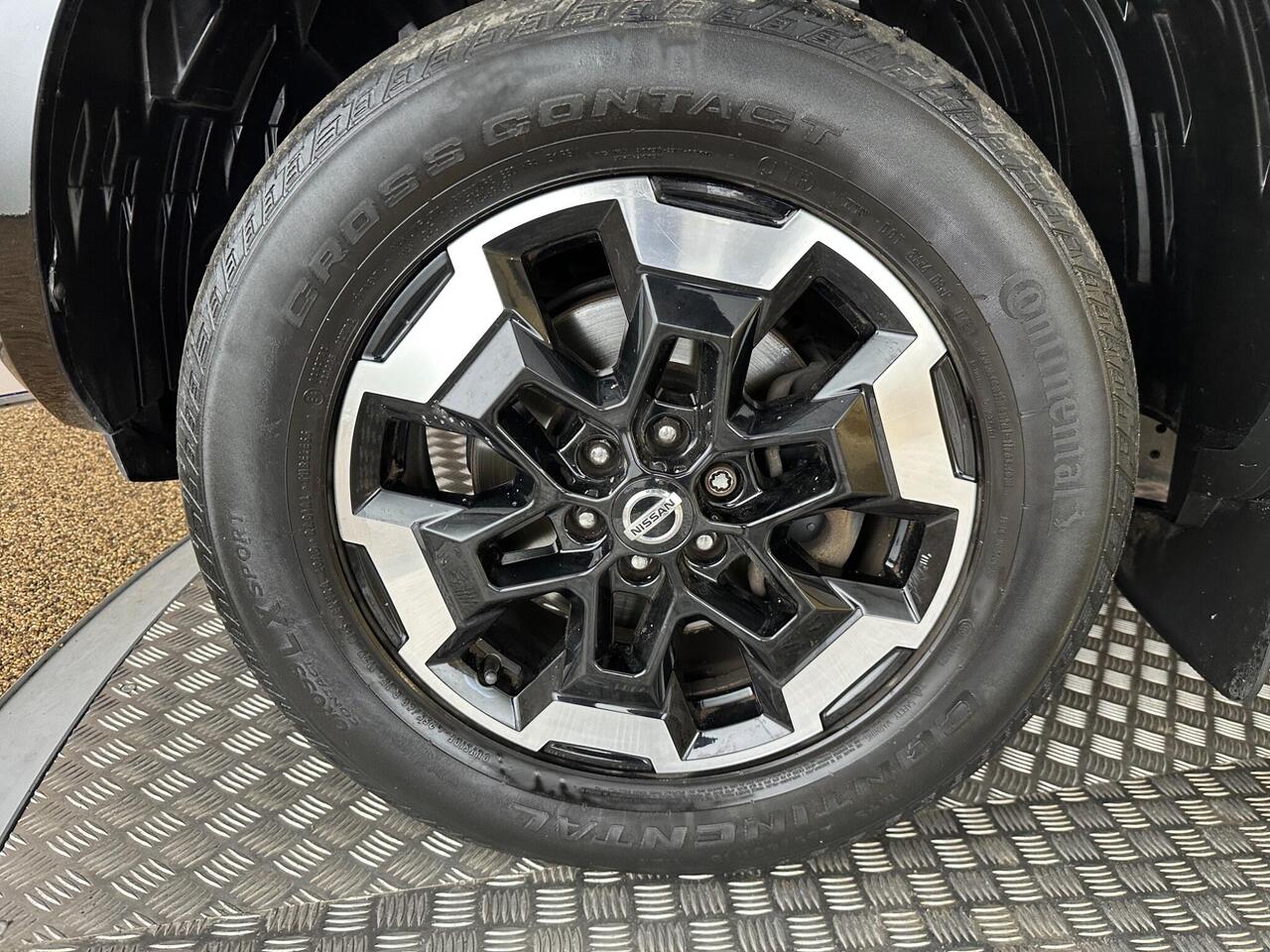 Nissan Navara EY21RLU