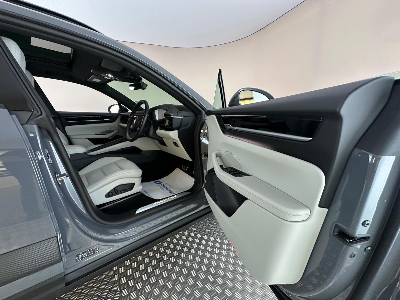 Porsche Macan AK74OLX