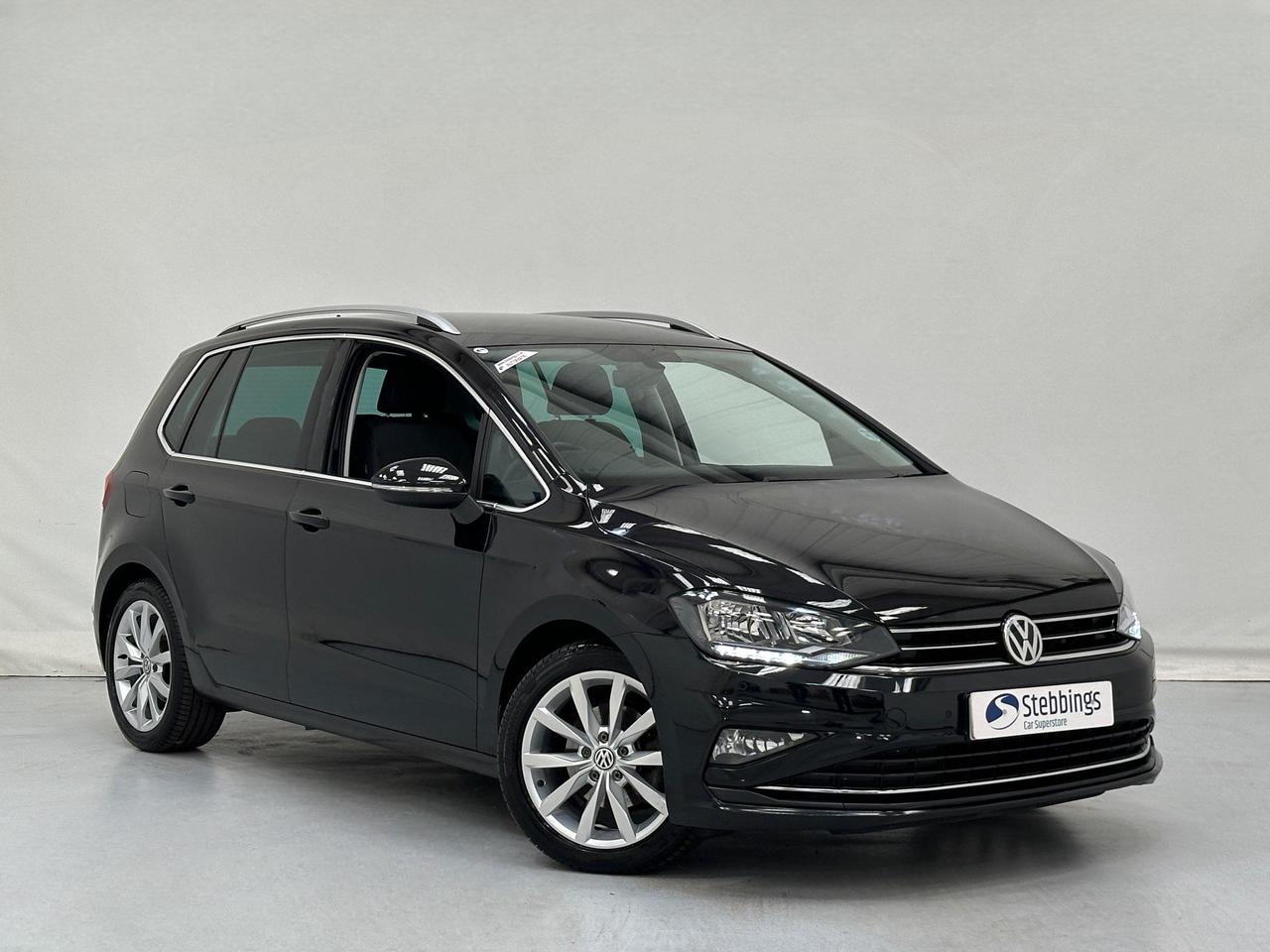 Volkswagen Golf SV LR69XWM