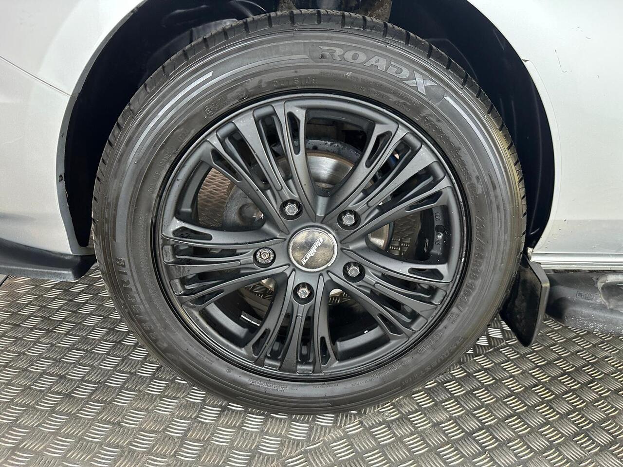 Ford Transit Custom AE68KZD