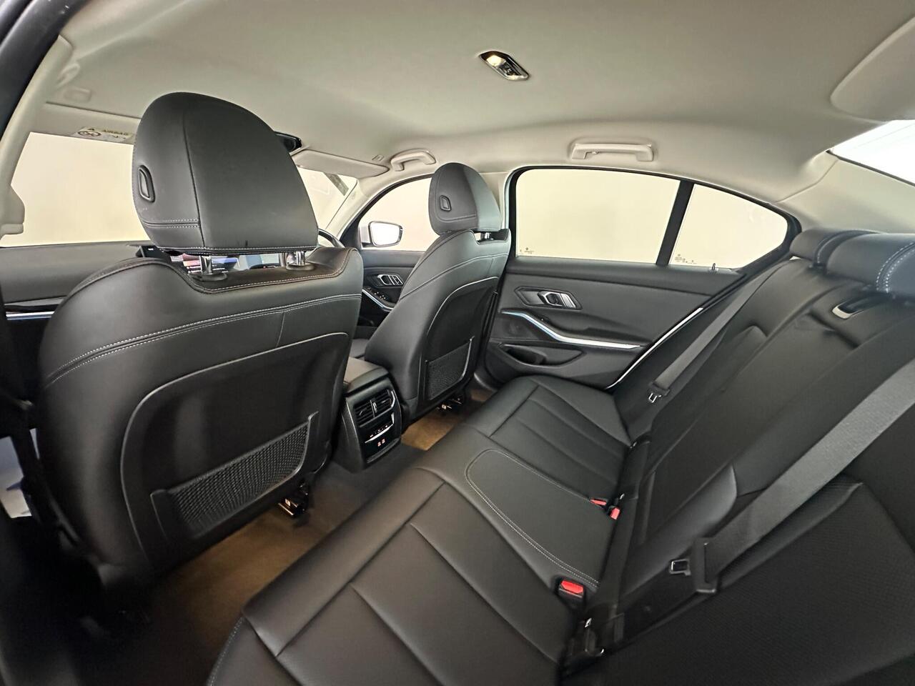 BMW 3 Series LC73GXV