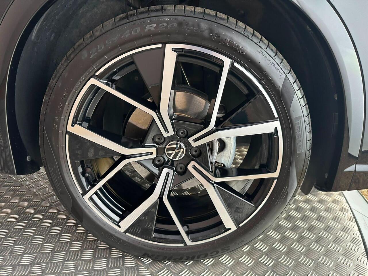 Volkswagen Tiguan KO74HFK