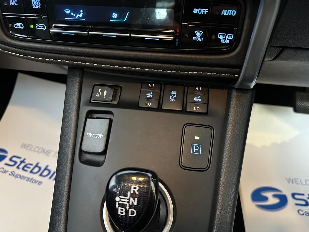 Toyota Auris LX17KXH