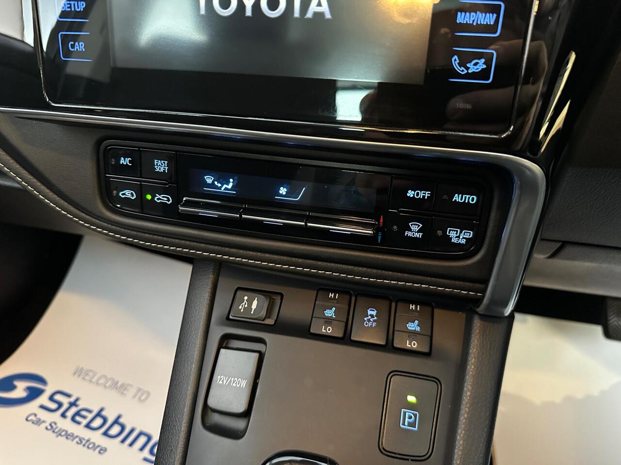 Toyota Auris LX17KXH