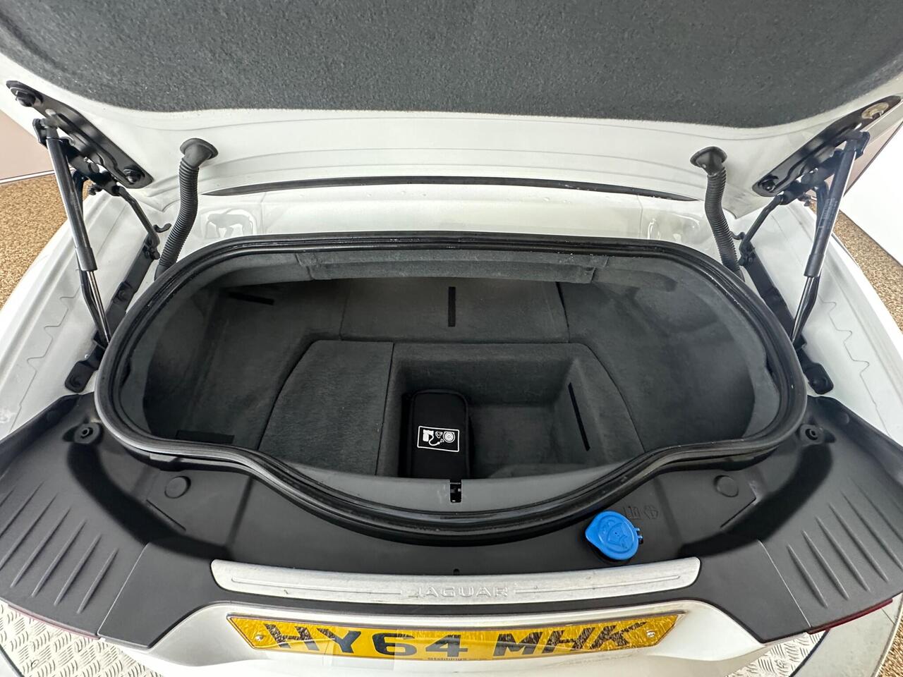 Jaguar F-Type HY64MHK