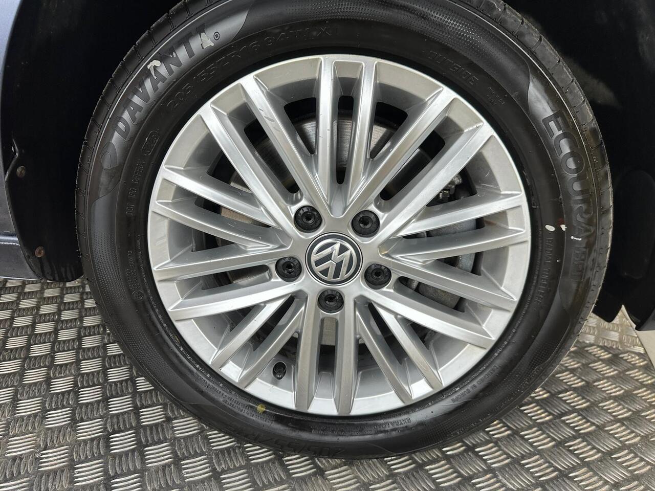 Volkswagen Caddy Maxi Life EY20XLT