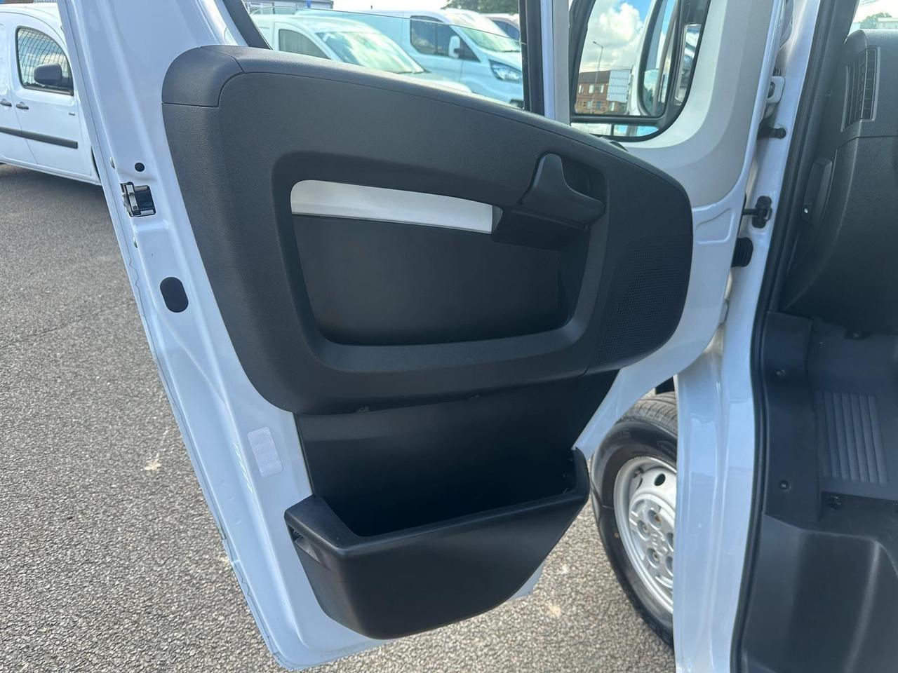 Vauxhall Movano DS23XNU