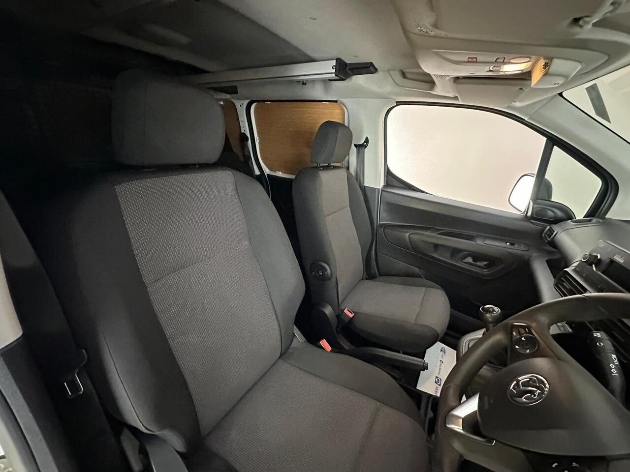 Vauxhall Combo FE70OOB