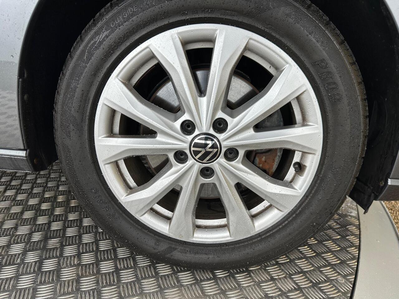 Volkswagen Caddy Maxi AE71YGC