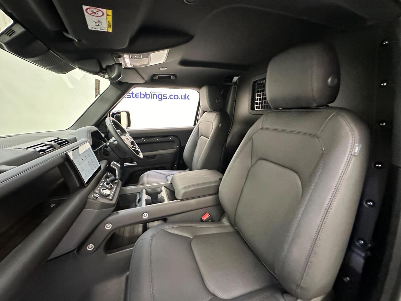 Land Rover Defender 90 HK25JCO